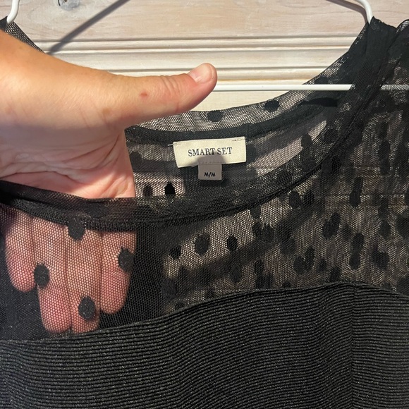 Smart Set -Black Fitted Top -SizeM - Dressy, Fitted, Short Sleeve, Zipper Detail - Picture 5 of 6